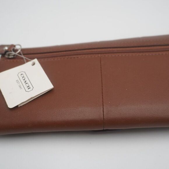 Coach Wallet in Chestnut belt style Buckle Closure sleek elegant design - Picture 8 of 10